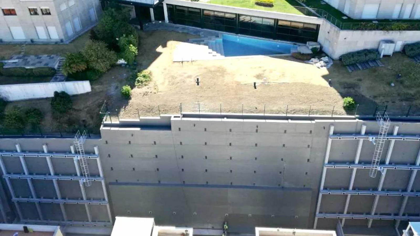 Estabilização de muro de contenção colapsado em Lisboa