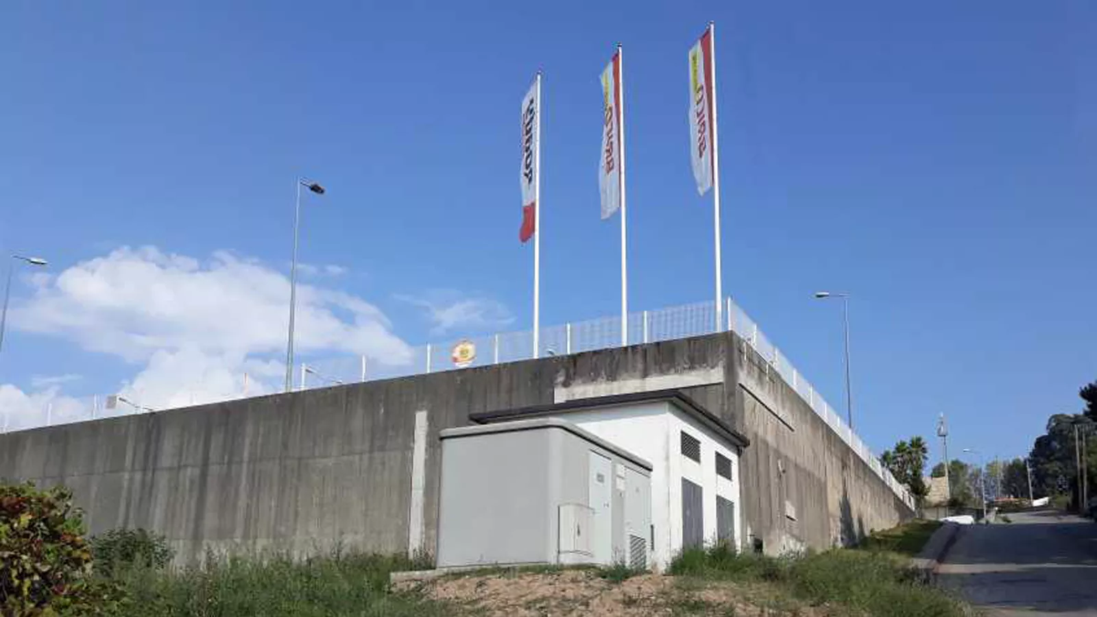 Geo Leca® ajuda a recuperar muro de suporte em zona comercial