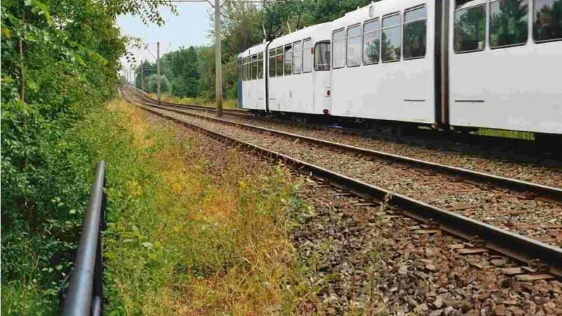 Linha de comboio 6 em Bremen Huchting-Grolland, Alemanha