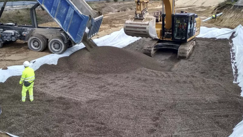 Agregado leve Leca® permite alargar estrada de forma simples e rápida