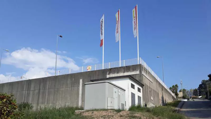 Geo Leca® ajuda a recuperar muro de suporte em zona comercial