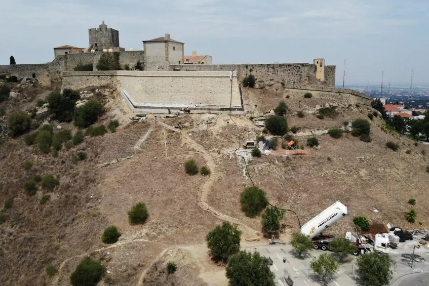 Geo Leca® controla risco de derrocada nas encostas de castelo medieval