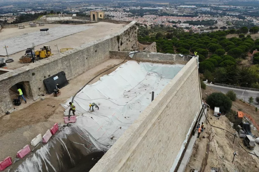 Geo Leca® controla risco de derrocada nas encostas de castelo medieval