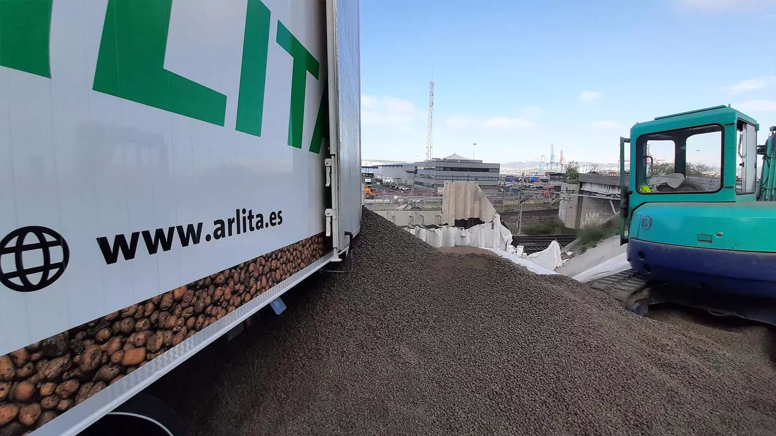 Construção da nova ponte de acesso ao Porto de Bilbau
