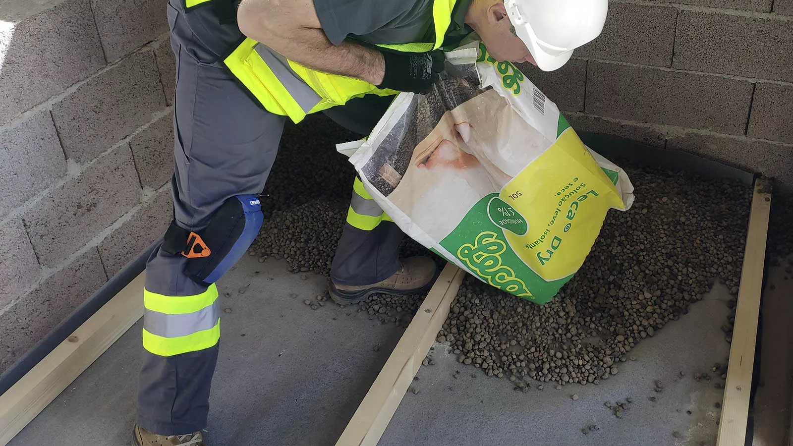 espalhar Leca® Dry